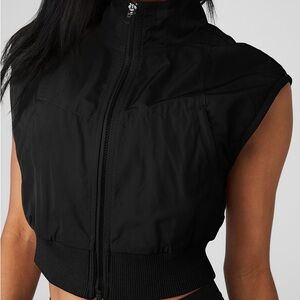 ALO YOGA in motion vest size M